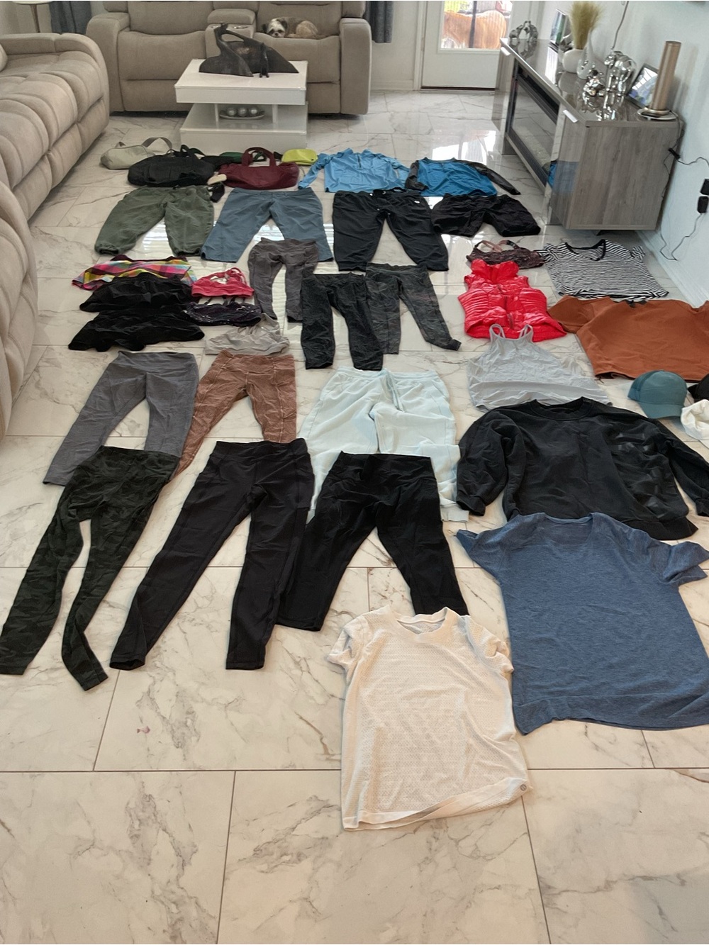Lululemon  Mixed Lot 39 Pieces See The Photos Please